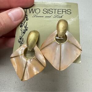 Vintage Two Sisters Coral & Gold Tone Shell Vintage Earrings Clip On